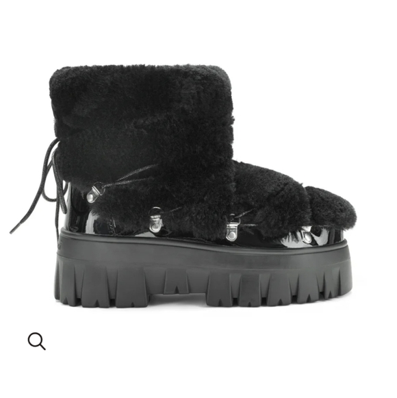 NWT My Sunday Ski Lug Tread Shearling Snow Boots - Short Black